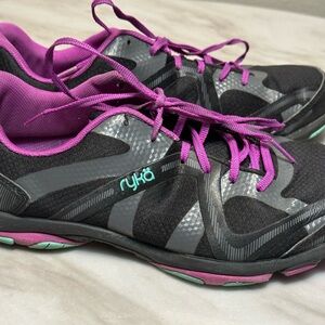 Ryka woman’s tennis shoes size 9.5 medium